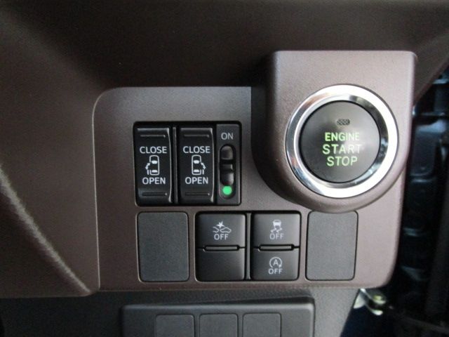 TOYOTA TANK 4WD 2018 Image 31