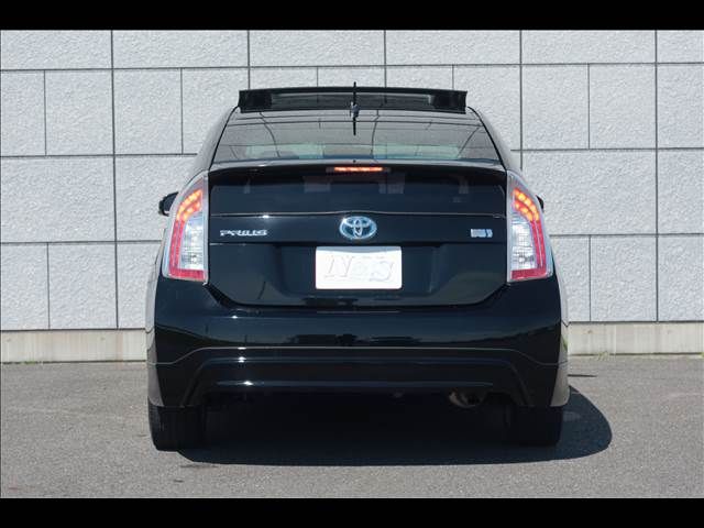 TOYOTA PRIUS 2012 Image 31