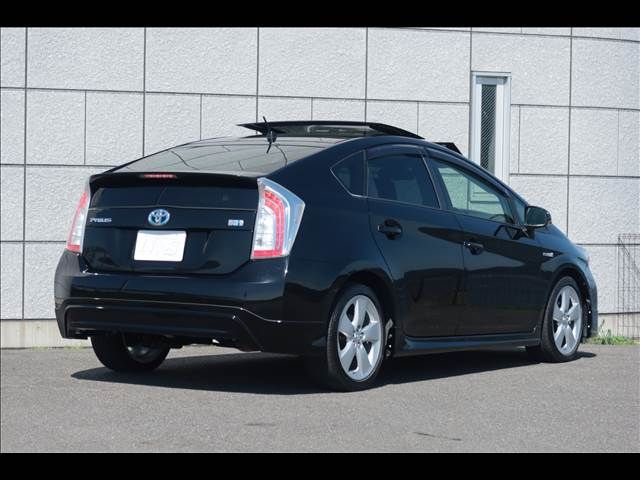 TOYOTA PRIUS 2012 Image 31