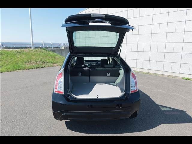 TOYOTA PRIUS 2012 Image 31