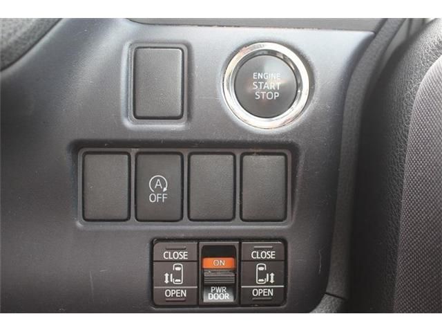 TOYOTA VOXY 2014 Image 31