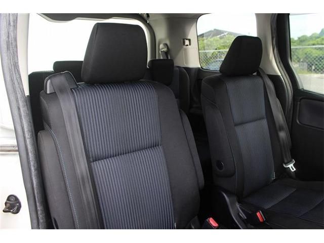 TOYOTA VOXY 2014 Image 31