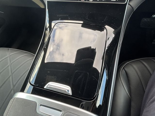 MERCEDES BENZ EQS SU 2023 Image 31