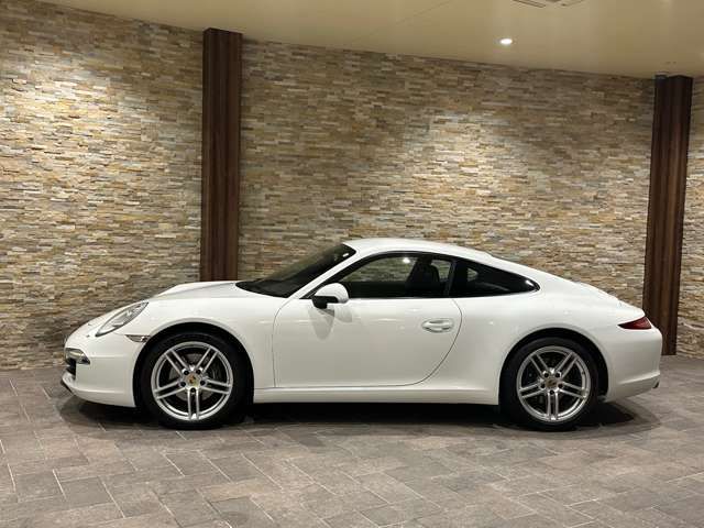 PORSCHE 911 2013 Image 31