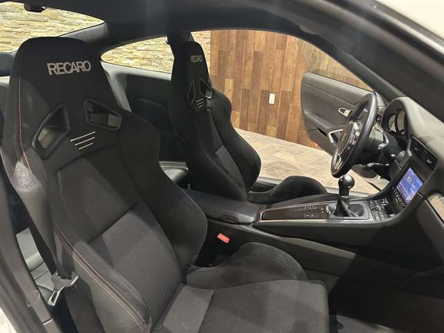 PORSCHE 911 2013 Image 31