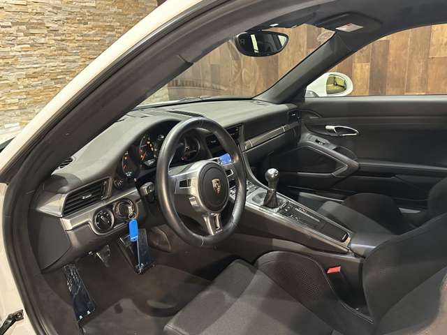 PORSCHE 911 2013 Image 31