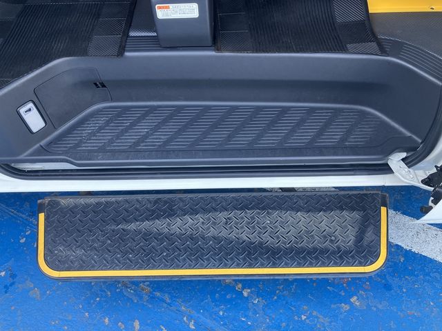 TOYOTA HIACE VAN 4WD 2016 Image 31