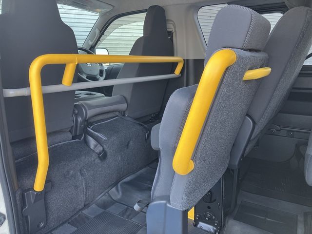 TOYOTA HIACE VAN 4WD 2016 Image 31