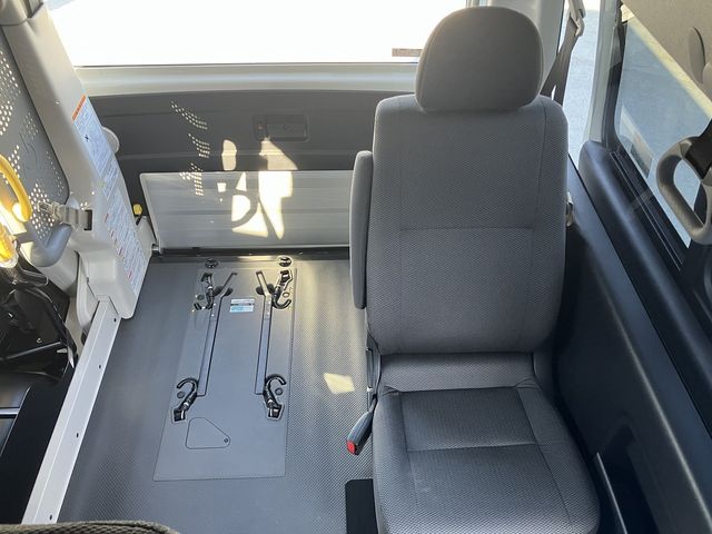 TOYOTA HIACE VAN 4WD 2016 Image 31