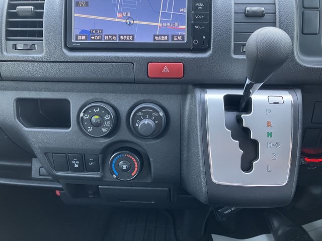 TOYOTA HIACE VAN 4WD 2016 Image 31