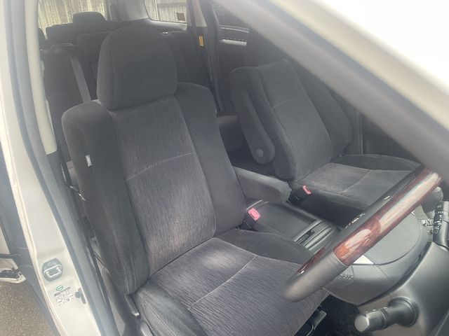 TOYOTA VELLFIRE 2013 Image 31