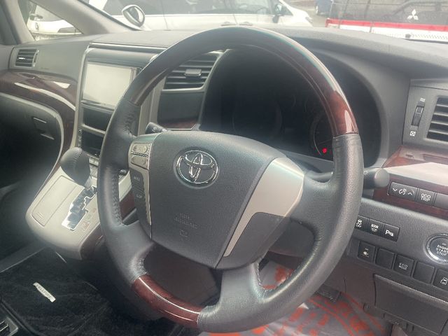 TOYOTA VELLFIRE 2013 Image 31