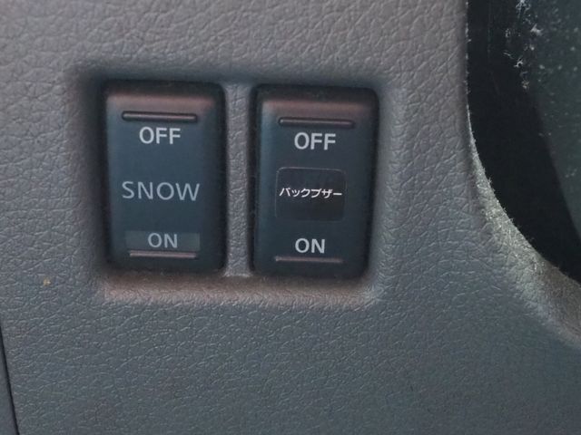 NISSAN NV350 CARAVAN 2013 Image 31