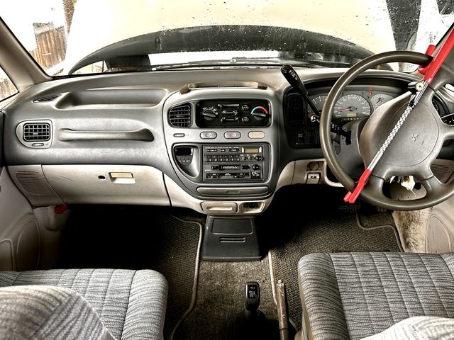 MITSUBISHI DELICA SPACE GEAR  4 1997 Image 31