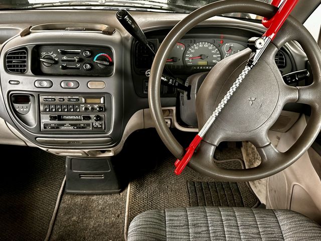 MITSUBISHI DELICA SPACE GEAR  4 1997 Image 31