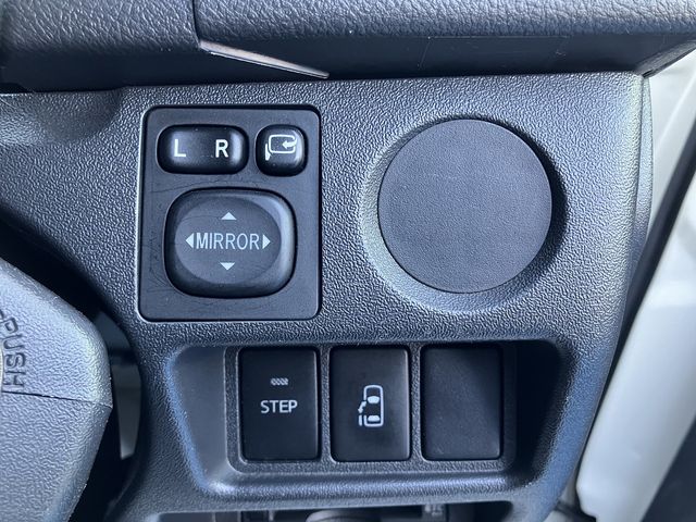 TOYOTA REGIUSACE VAN 4WD 2017 Image 31