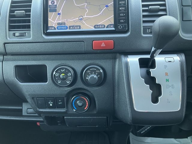 TOYOTA REGIUSACE VAN 4WD 2017 Image 31