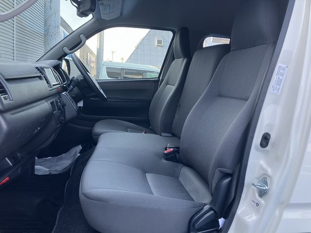 TOYOTA REGIUSACE VAN 4WD 2017 Image 31