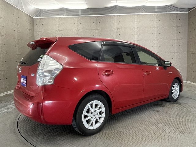 TOYOTA PRIUS ALPHA 2013 Image 31