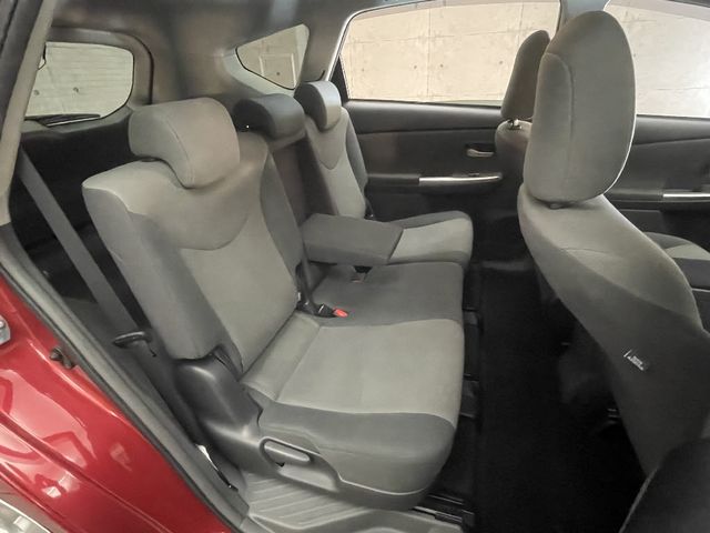 TOYOTA PRIUS ALPHA 2013 Image 31