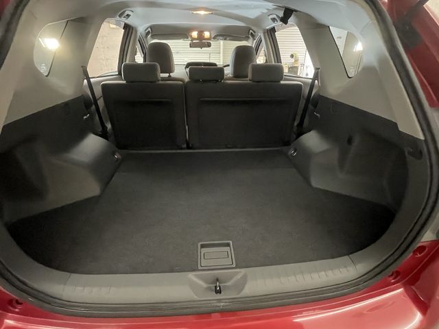 TOYOTA PRIUS ALPHA 2013 Image 31