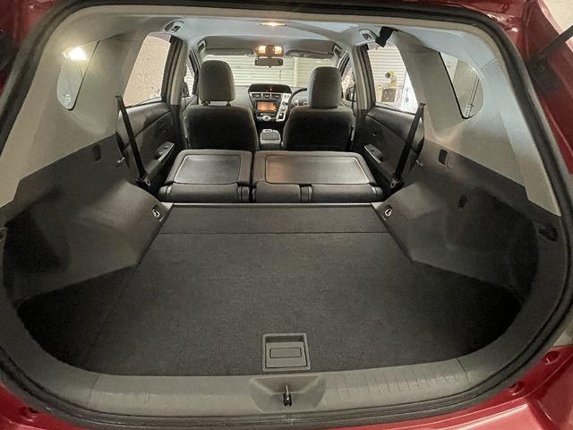 TOYOTA PRIUS ALPHA 2013 Image 31