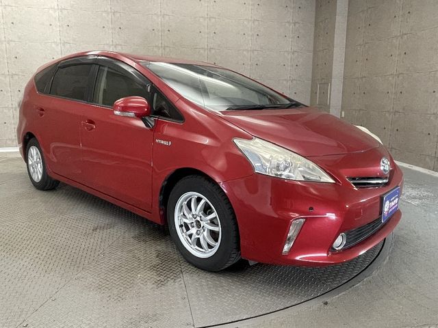 TOYOTA PRIUS ALPHA 2013 Image 31