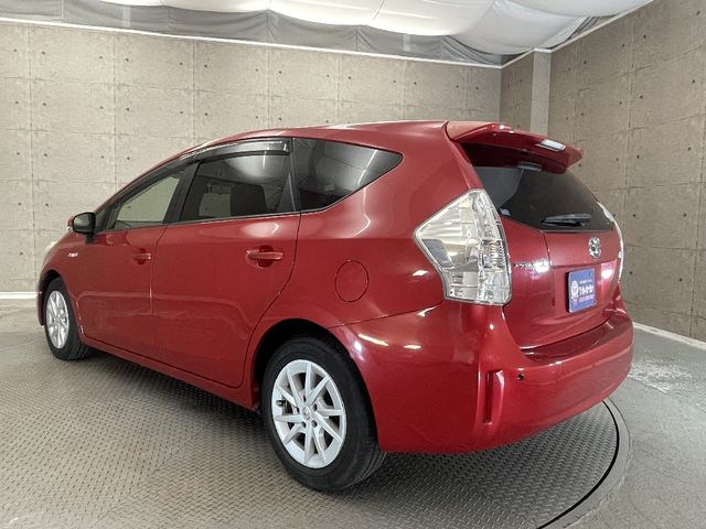 TOYOTA PRIUS ALPHA 2013 Image 31