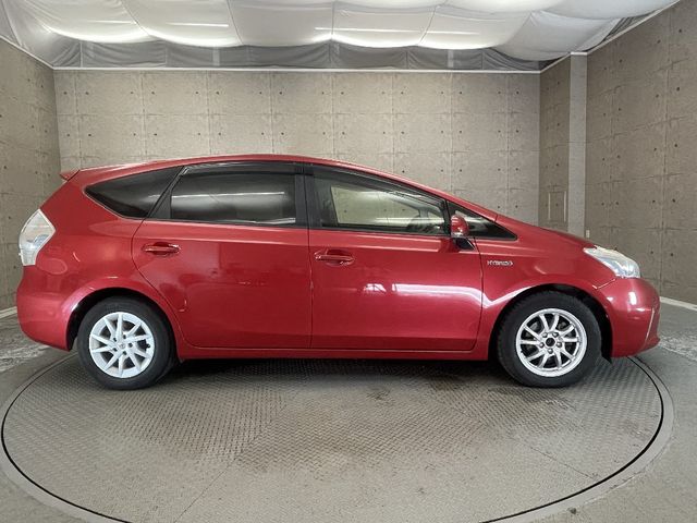 TOYOTA PRIUS ALPHA 2013 Image 31