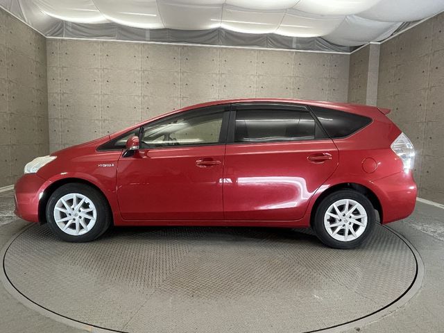 TOYOTA PRIUS ALPHA 2013 Image 31