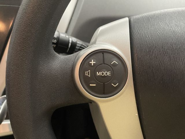 TOYOTA PRIUS ALPHA 2013 Image 31