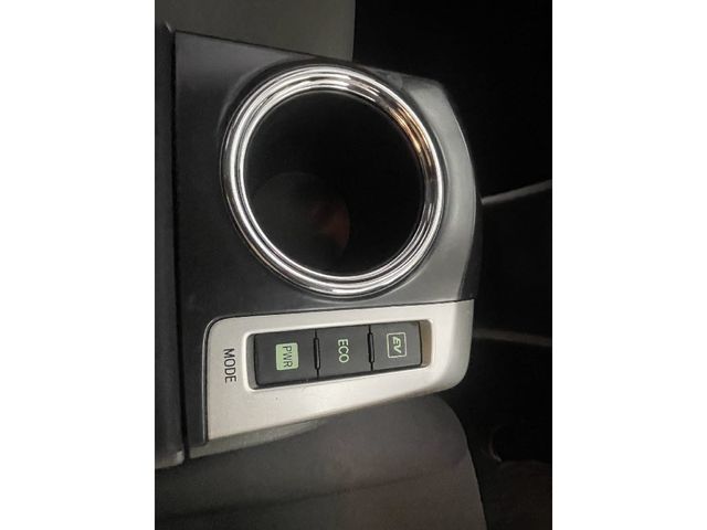 TOYOTA PRIUS ALPHA 2013 Image 31