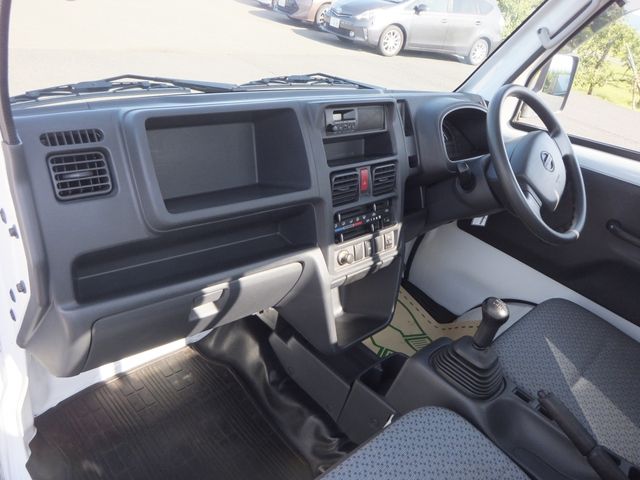 NISSAN NT100 CLIPPER 4WD 2016 Image 31