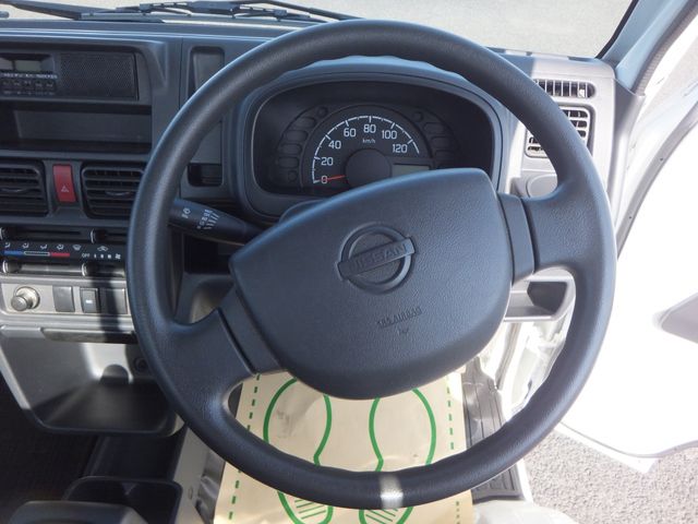 NISSAN NT100 CLIPPER 4WD 2016 Image 31