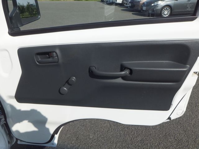 NISSAN NT100 CLIPPER 4WD 2016 Image 31