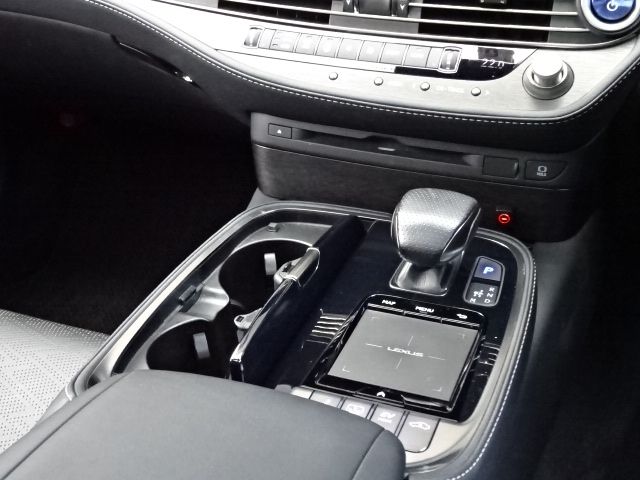 TOYOTA LEXUS LS500H 4WD 2018 Image 31