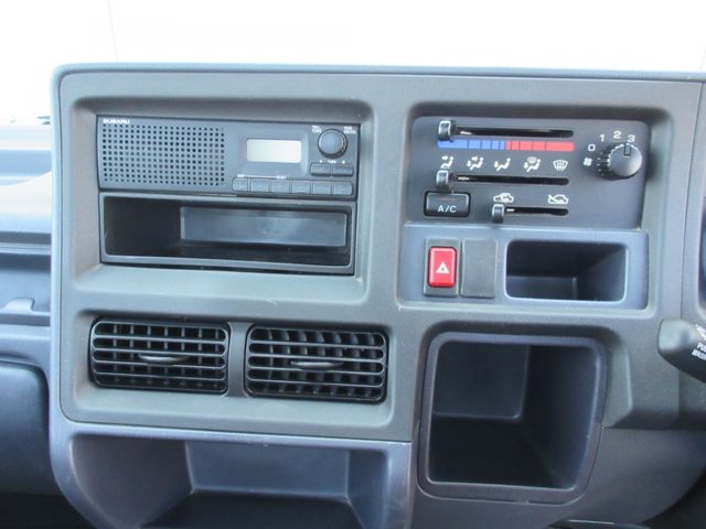 SUBARU SAMBAR TRUCK 4WD 2010 Image 31