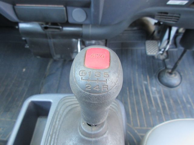 SUBARU SAMBAR TRUCK 4WD 2010 Image 31