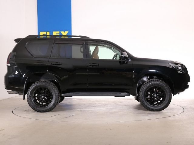 TOYOTA LANDCRUISER PRADO 2022 Image 31