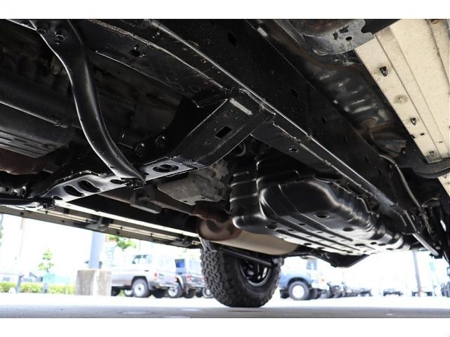 TOYOTA HILUXSURF WAGON 4WD 2006 Image 31