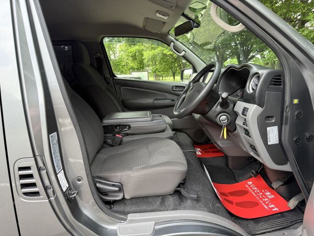NISSAN NV350 CARAVAN 4WD 2019 Image 31