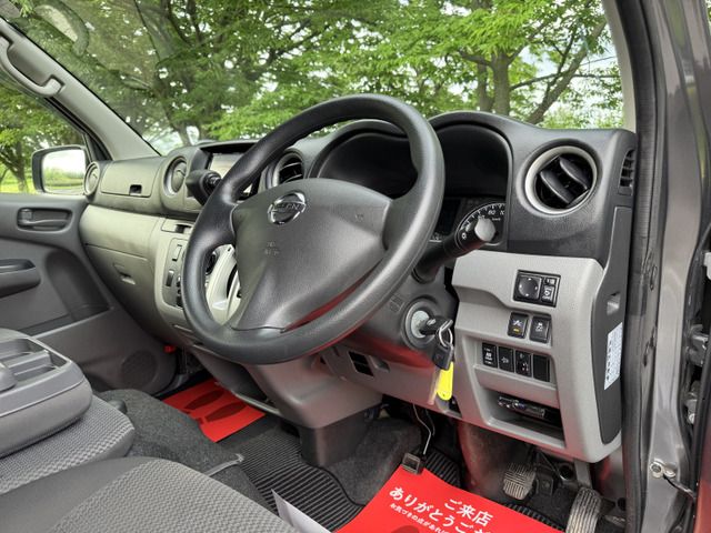 NISSAN NV350 CARAVAN 4WD 2019 Image 31