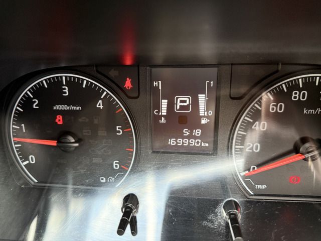 NISSAN NV350 CARAVAN 4WD 2019 Image 31