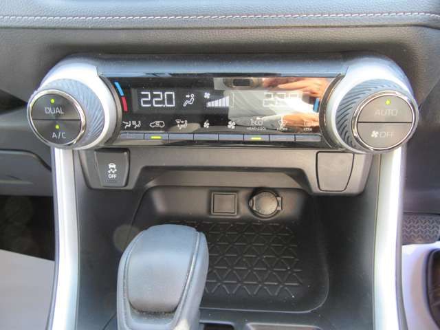 TOYOTA RAV4 HYBRID 2WD 2020 Image 31