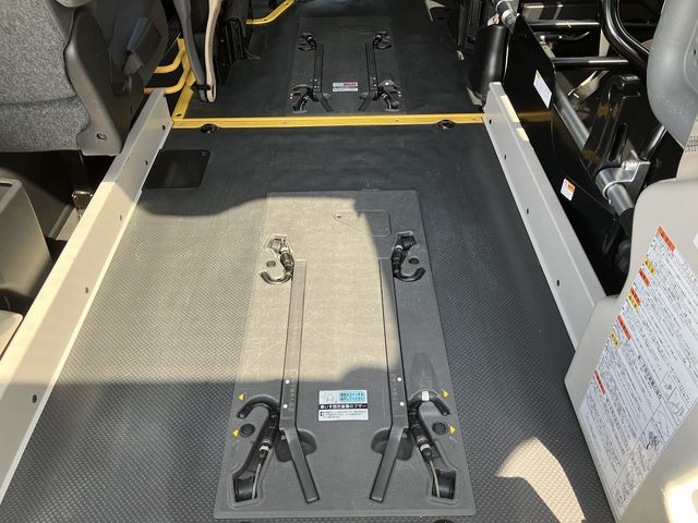 TOYOTA REGIUSACE VAN 4WD 2019 Image 31