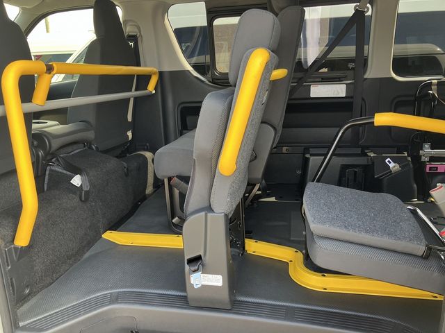 TOYOTA REGIUSACE VAN 4WD 2019 Image 31