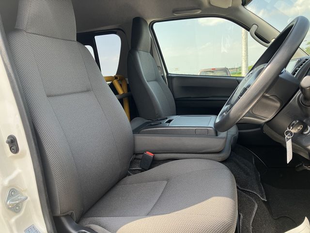 TOYOTA REGIUSACE VAN 4WD 2019 Image 31