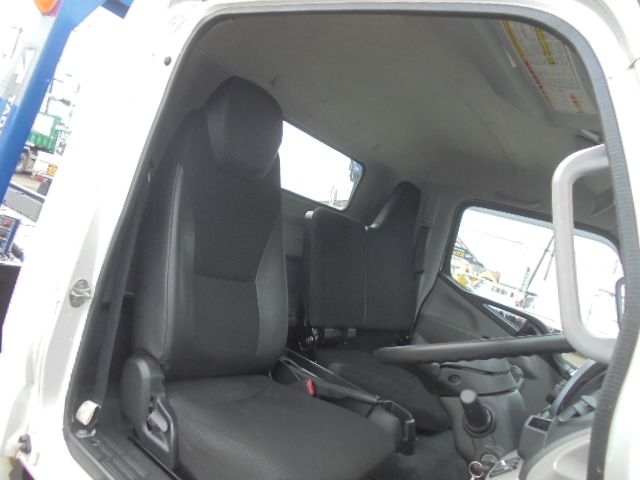 MITSUBISHI CANTER 2019 Image 31