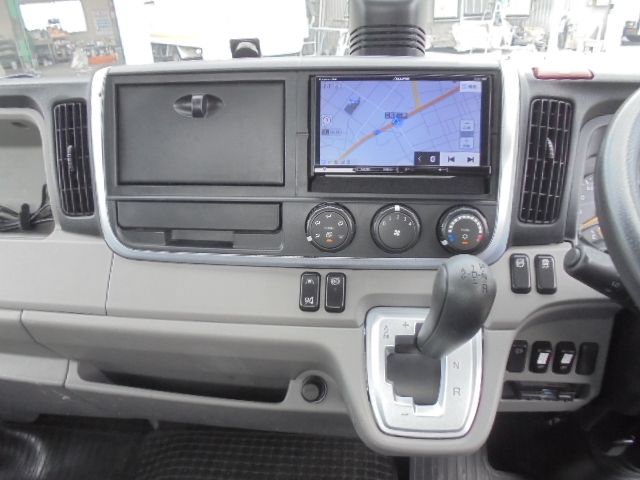 MITSUBISHI CANTER 2019 Image 31