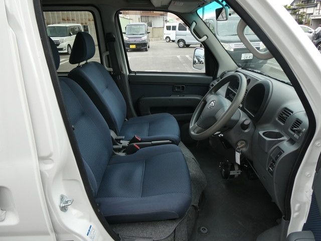 DAIHATSU HIJET CARGO 4WD 2013 Image 31